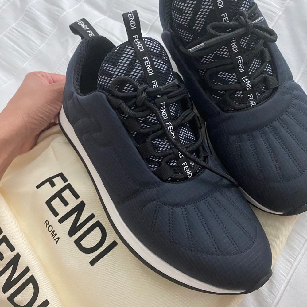 Fendi sneakers 👟